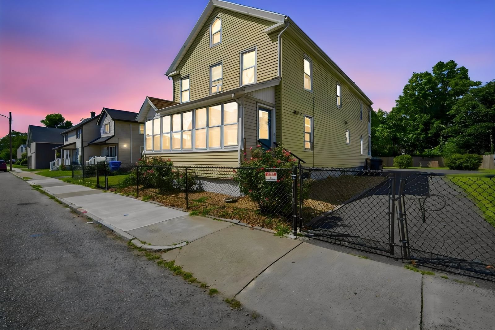 34 Ashley St Springfield — Photo 4 of 37