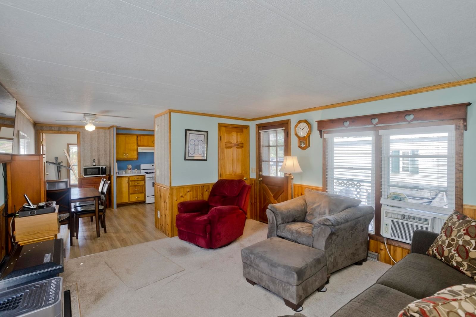 56 Klondike Ave Westfield — Photo 4 of 29