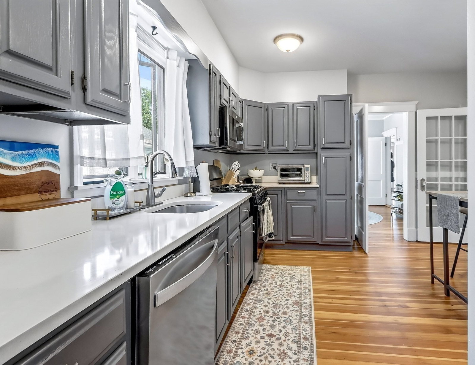 18 Franconia St Boston — Photo 9 of 41