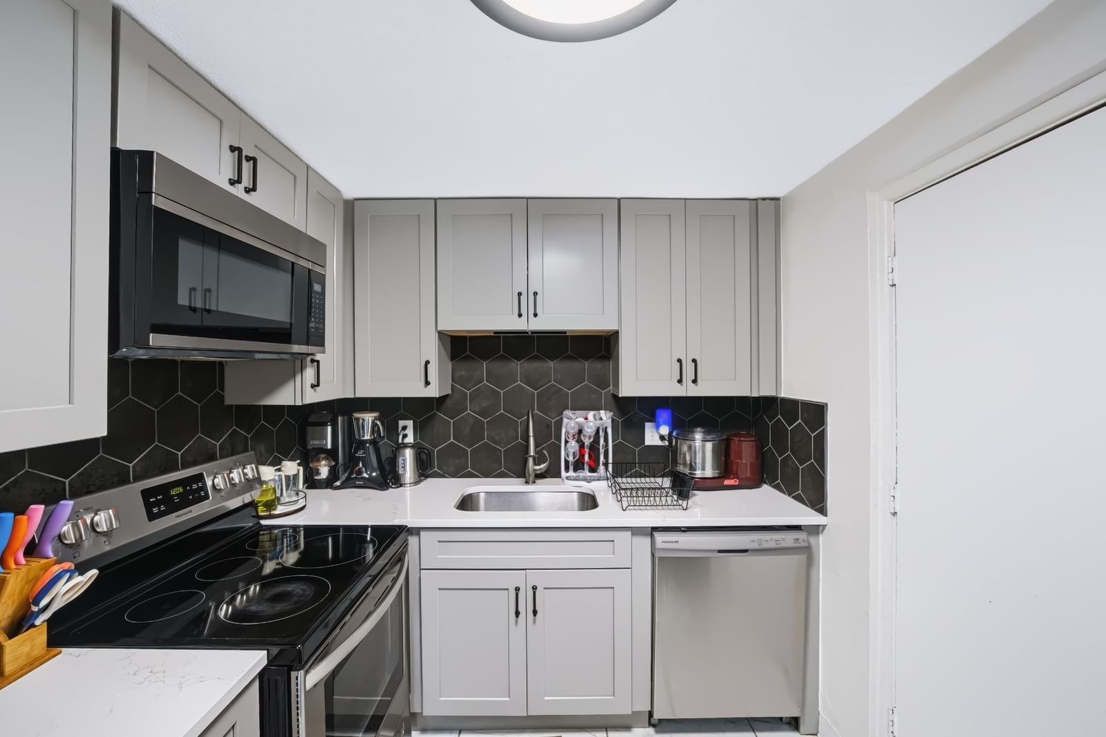 215 Winter St #3P Weymouth — Photo 10 of 27