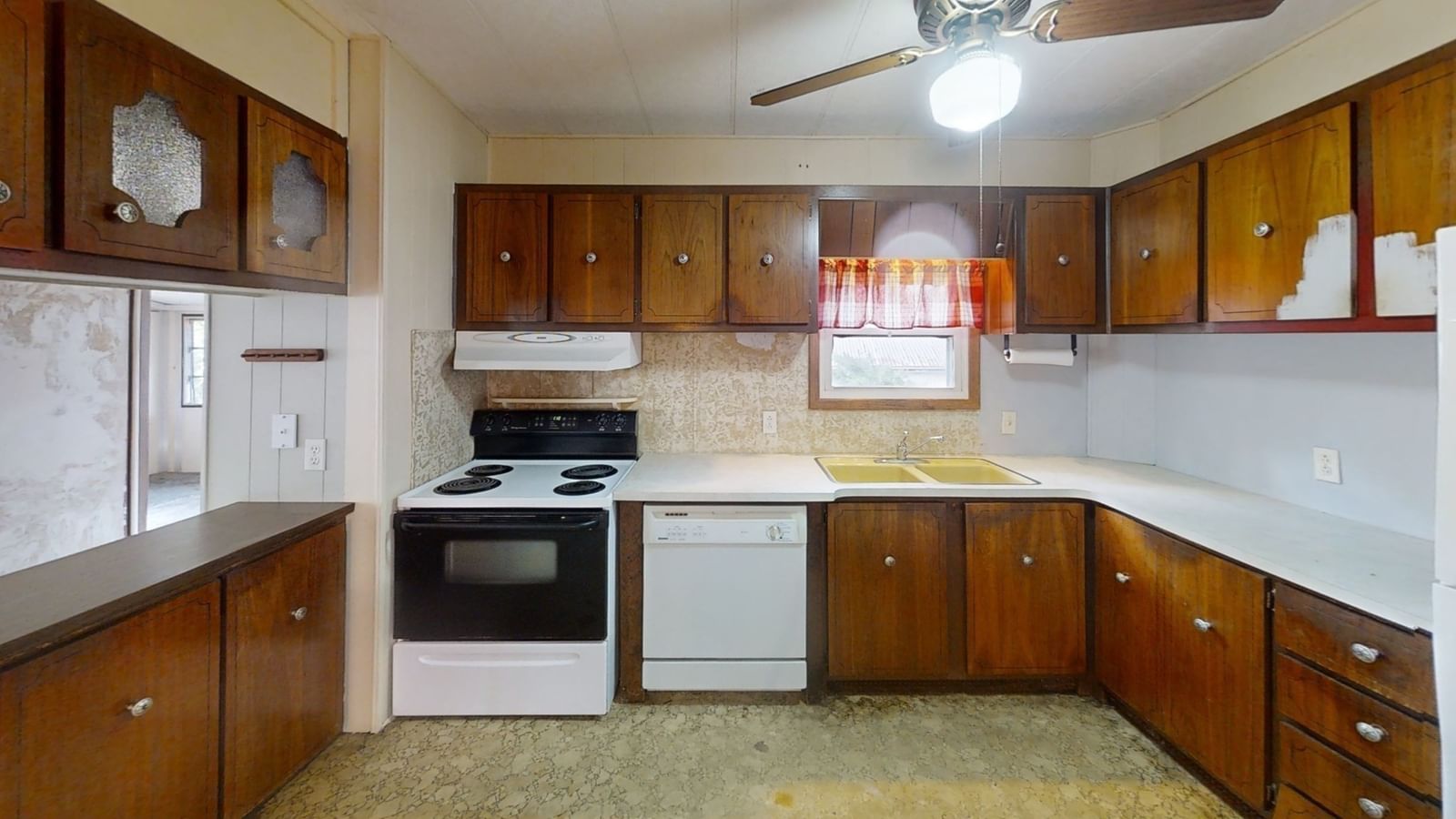 281 Chauncey Walker Street #86B Belchertown — Photo 2 of 21