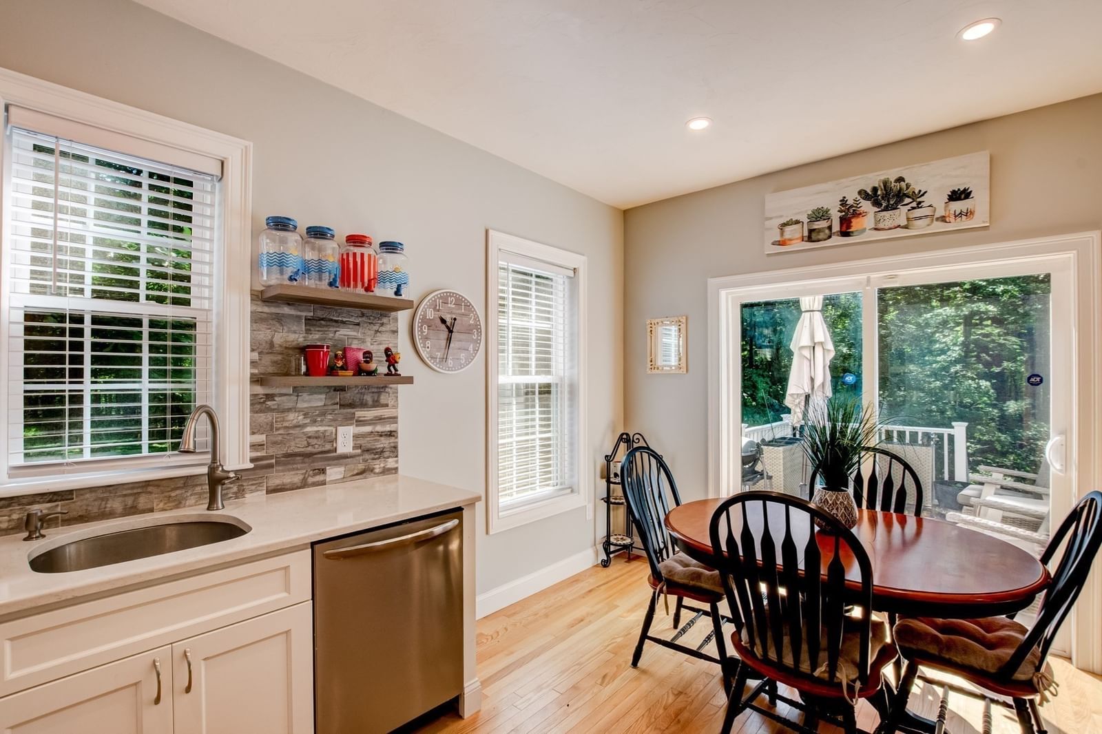 658 Massachusetts Ave #3 Lunenburg — Photo 4 of 41