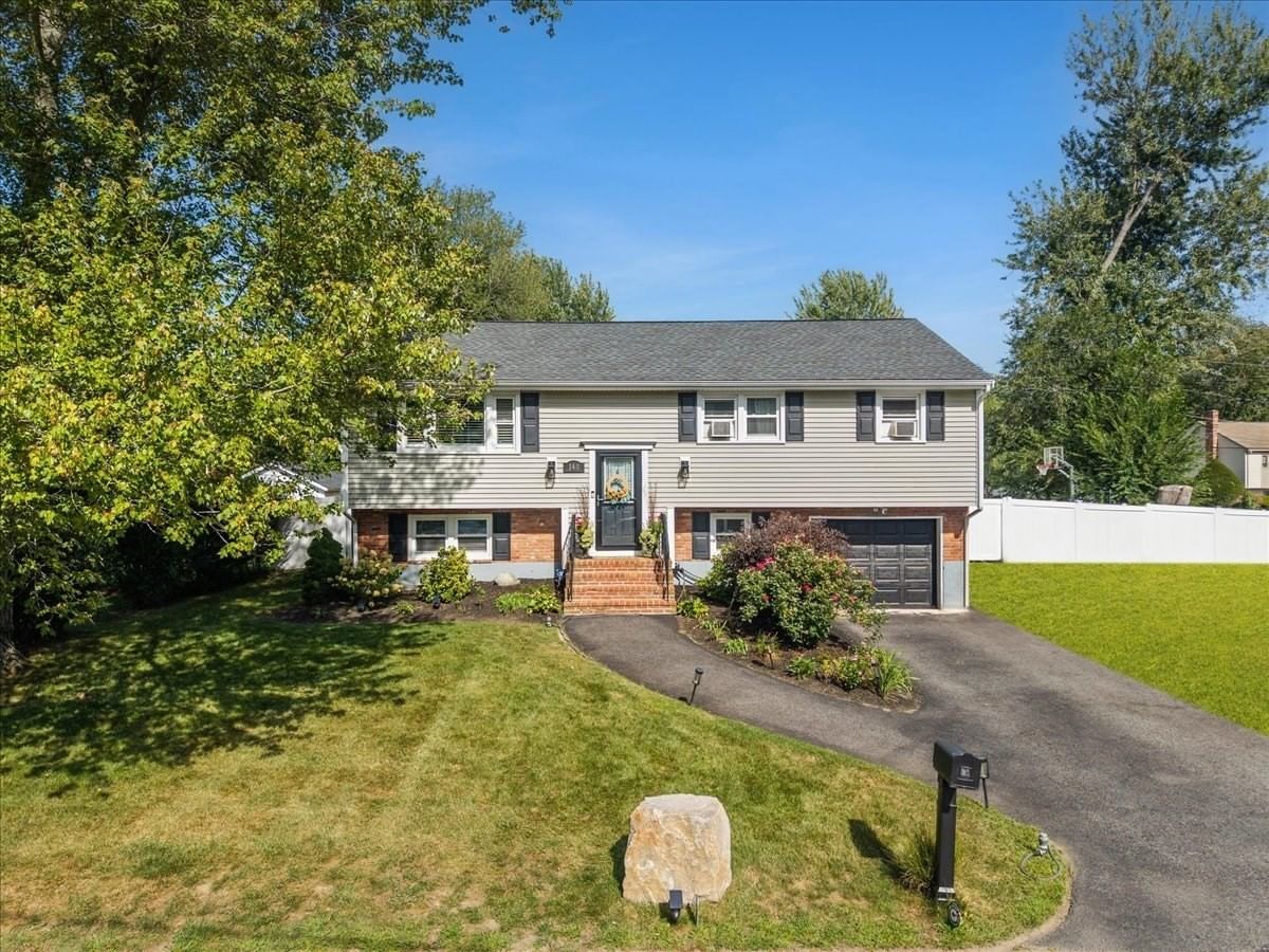 Property at 140 Tosca Dr, Brockton, MA 02301