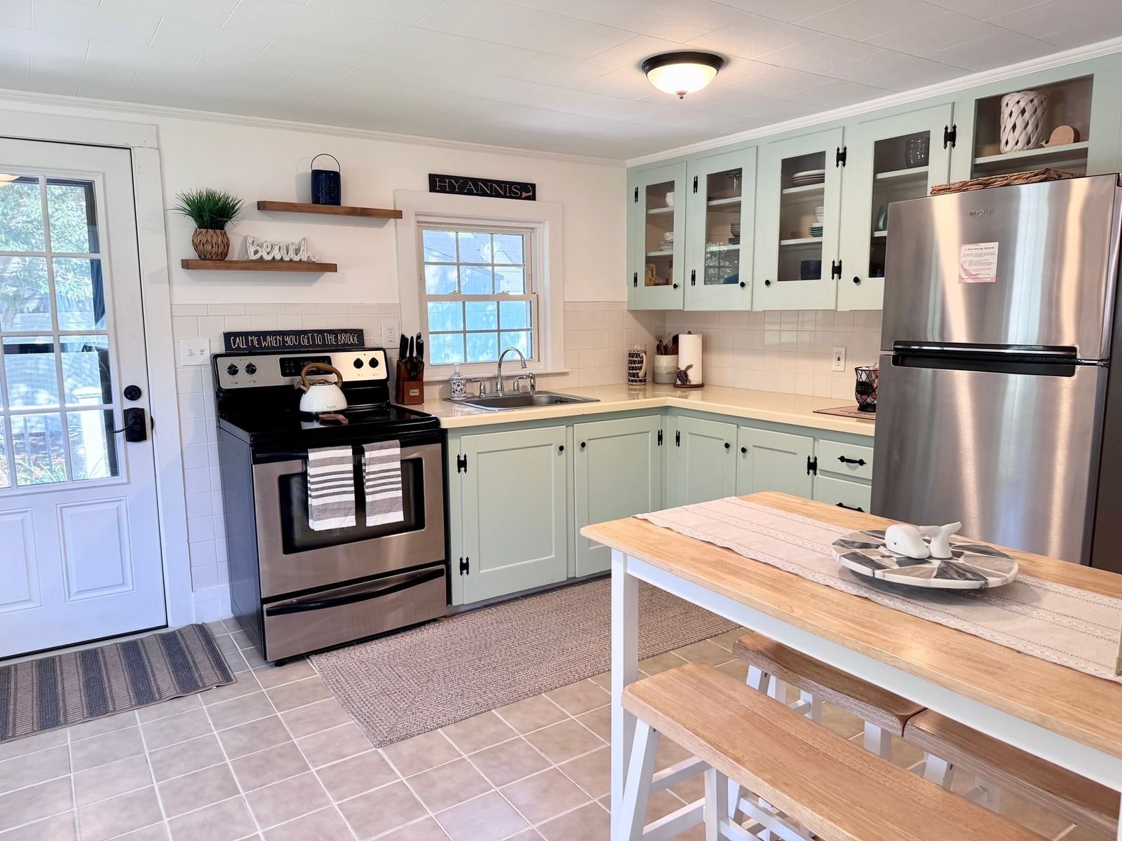 42 Vineyard Ave Barnstable — Photo 4 of 36