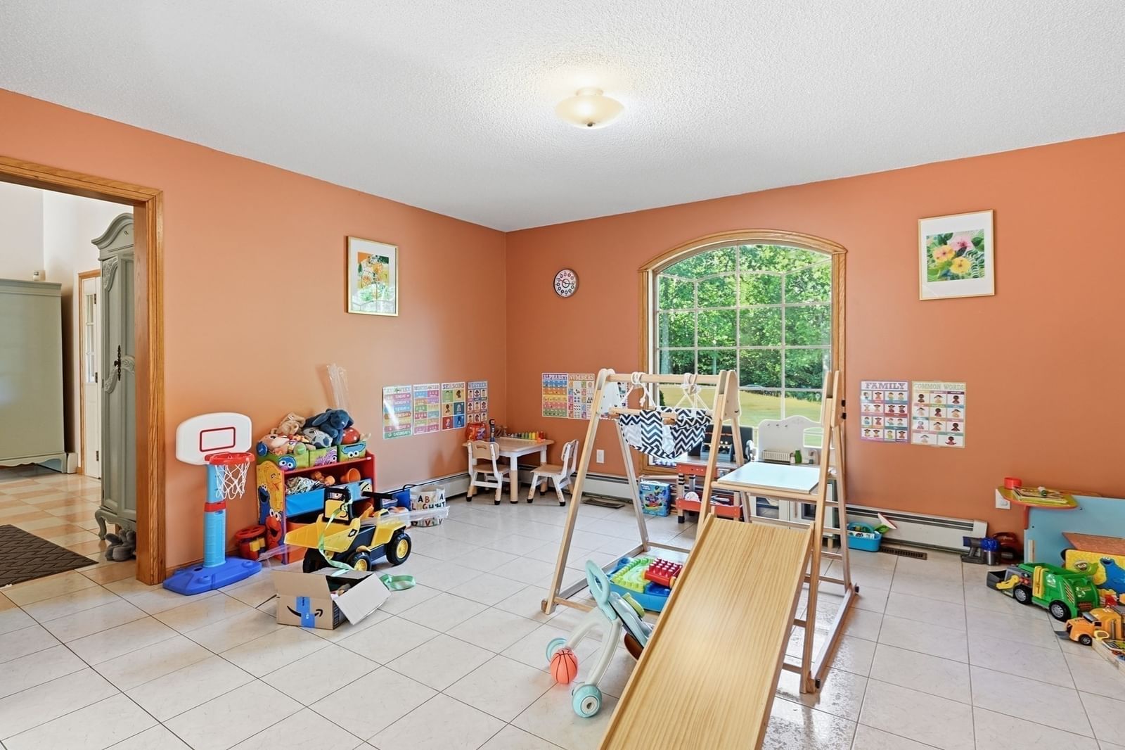 155 Woodland Way Russell — Photo 15 of 35