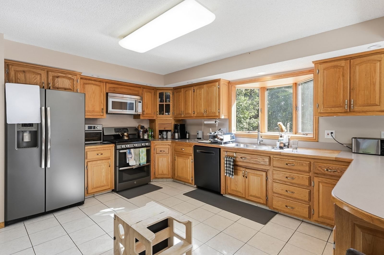 155 Woodland Way Russell — Photo 4 of 35