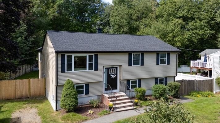 5 William Rd Billerica — Photo 2 of 39
