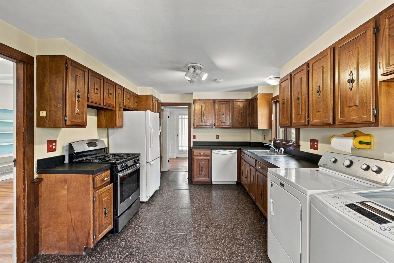 19 Norwood Ave Rockport — Photo 13 of 35