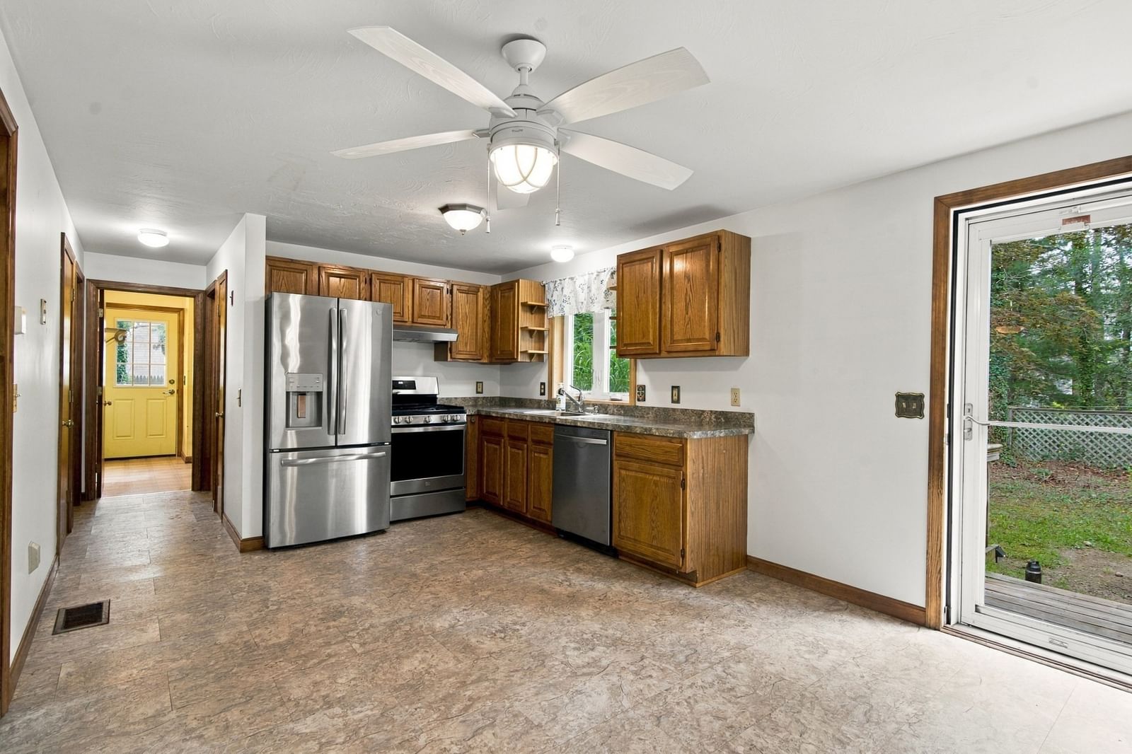 16 Gunters Ln Mashpee — Photo 10 of 34