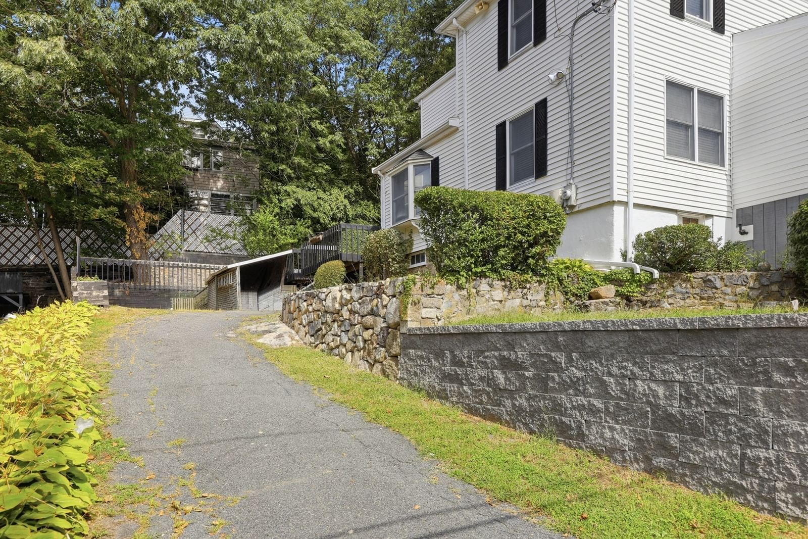 29 Woodlawn Lynn — Photo 20 of 22
