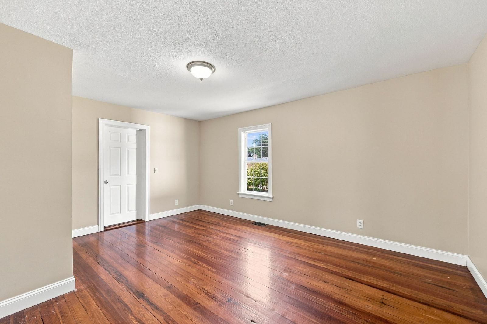 8 Caddyshack Dr Chicopee — Photo 16 of 42
