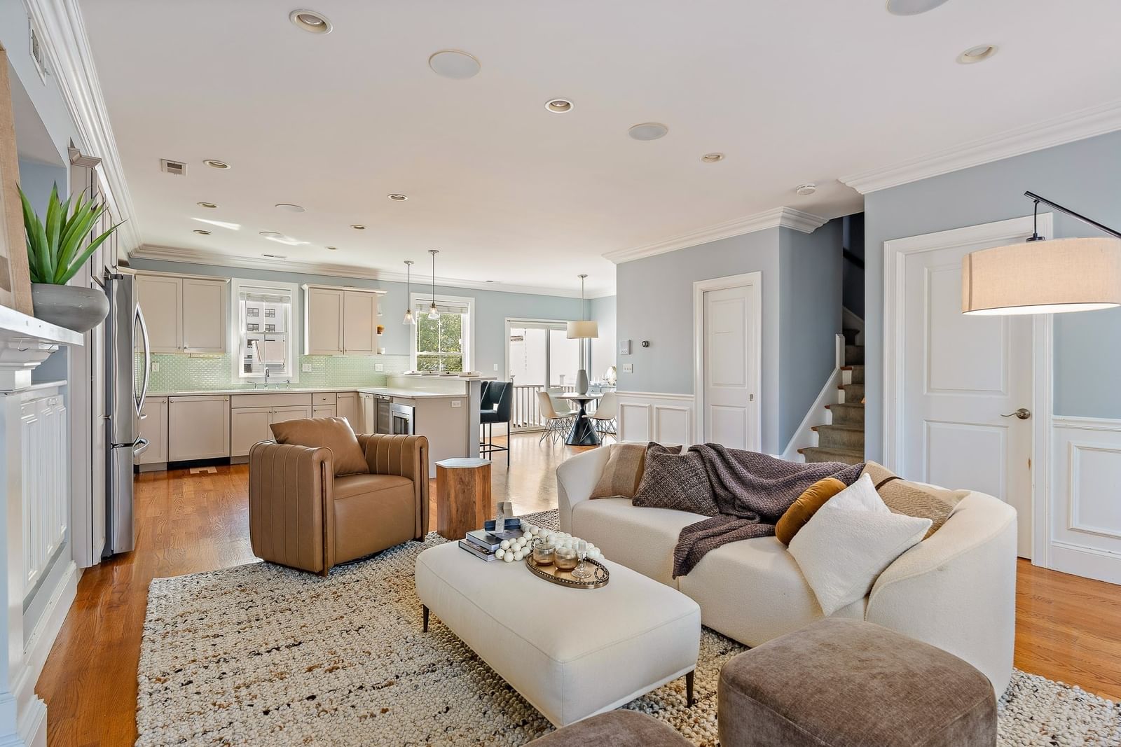 413 E 7th St #2 Boston — Photo 3 of 35