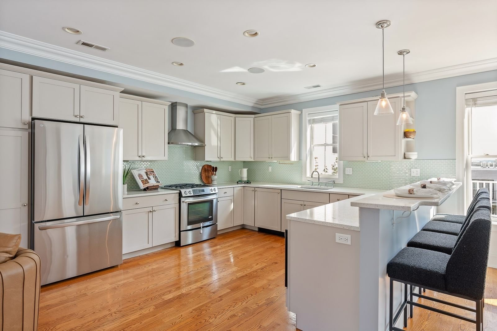 413 E 7th St #2 Boston — Photo 5 of 35