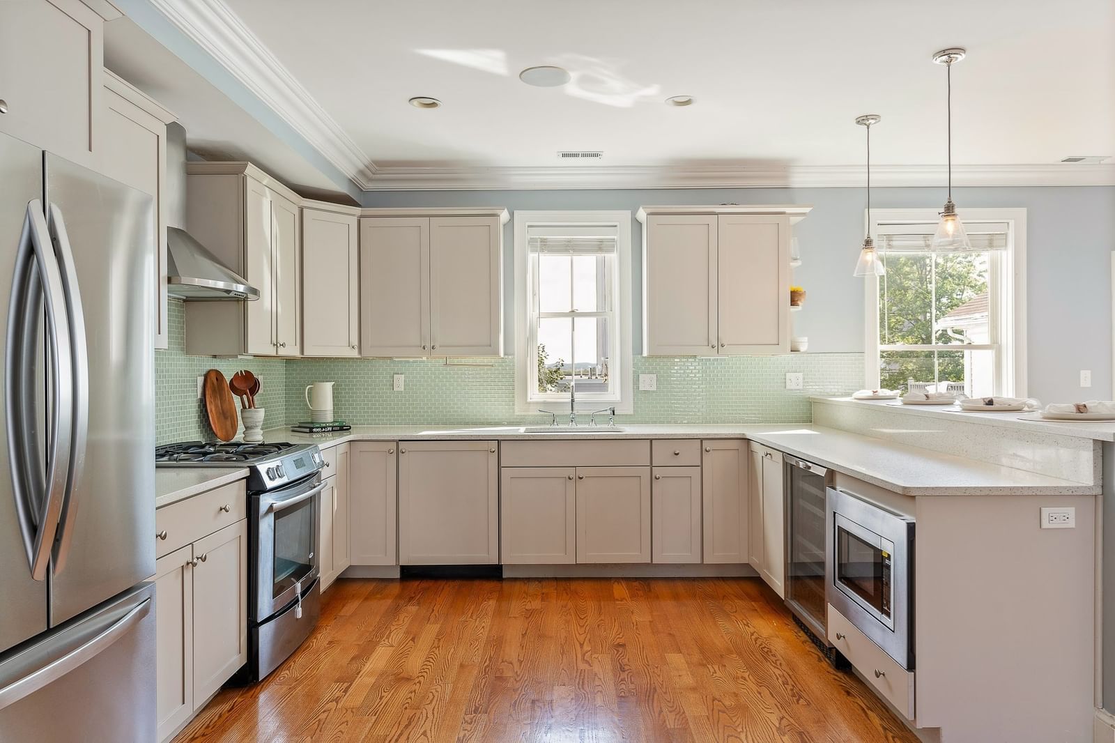 413 E 7th St #2 Boston — Photo 6 of 35