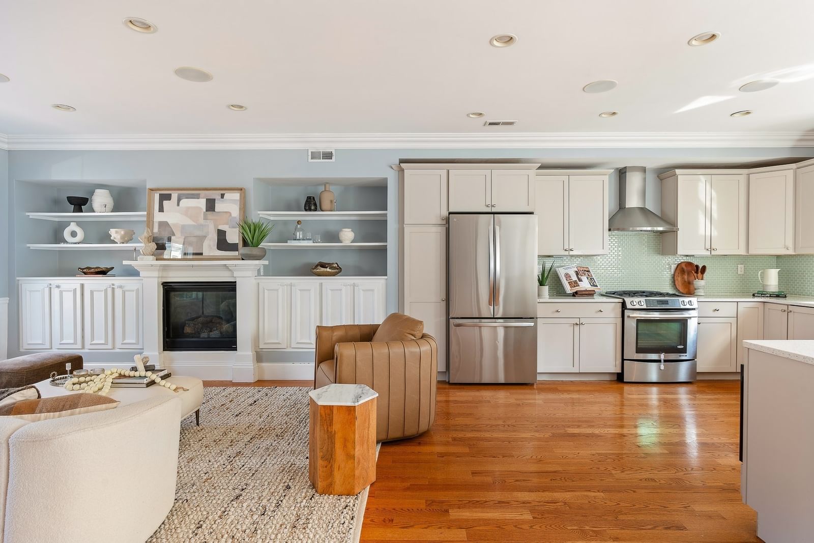 413 E 7th St #2 Boston — Photo 7 of 35