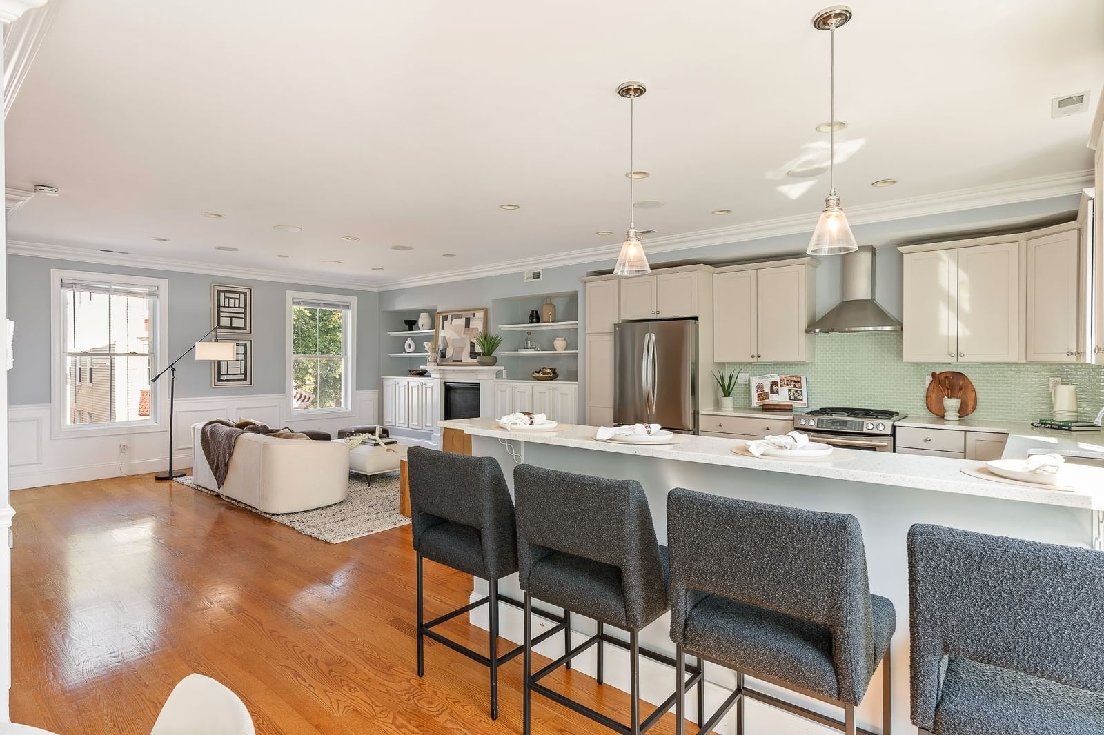 413 E 7th St #2 Boston — Photo 8 of 35