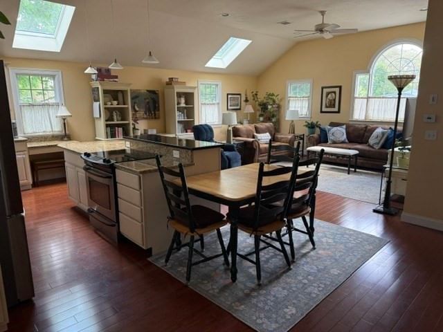 38 Reynolds Ave Randolph — Photo 5 of 42