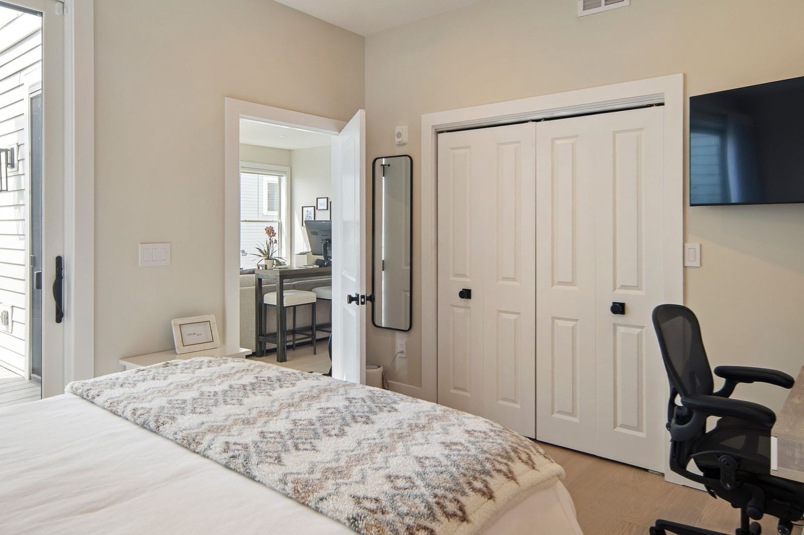 181 Coleridge St #C Boston — Photo 15 of 32