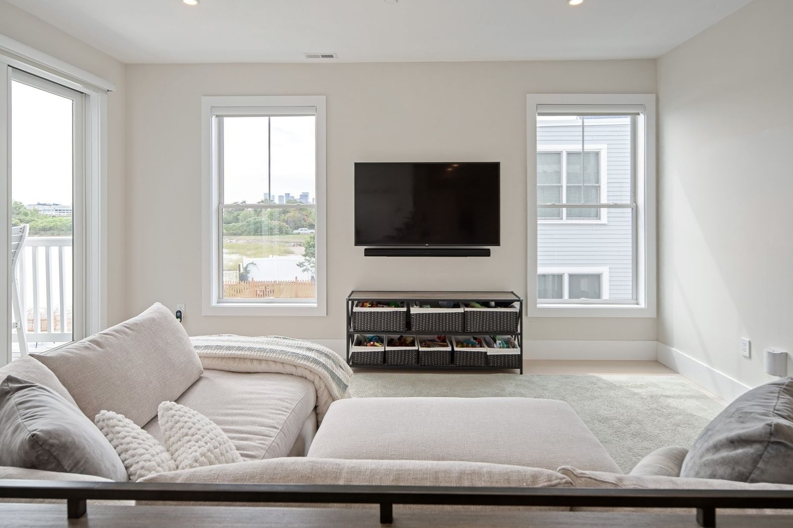 181 Coleridge St #C Boston — Photo 3 of 32