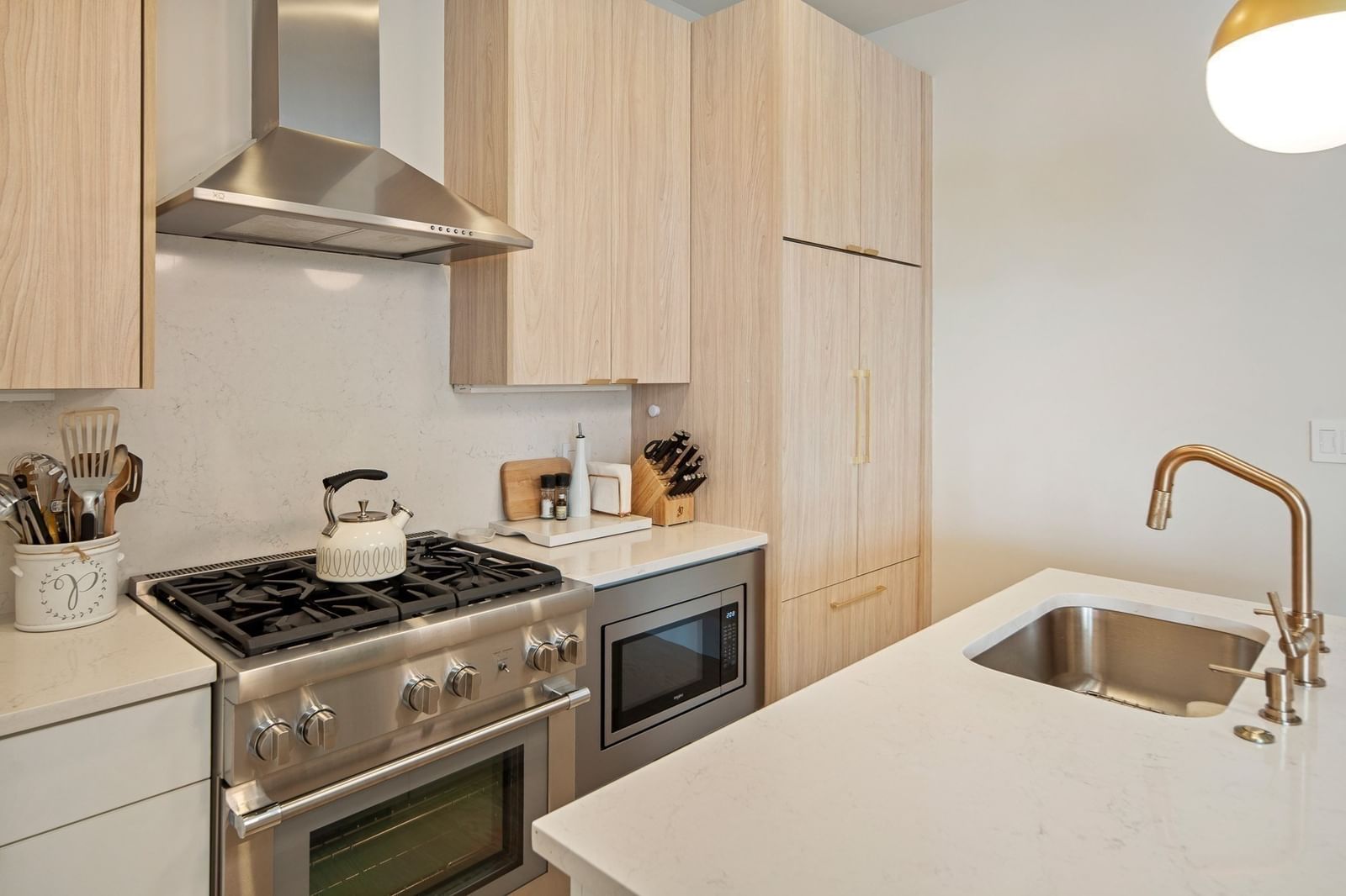 181 Coleridge St #C Boston — Photo 9 of 32