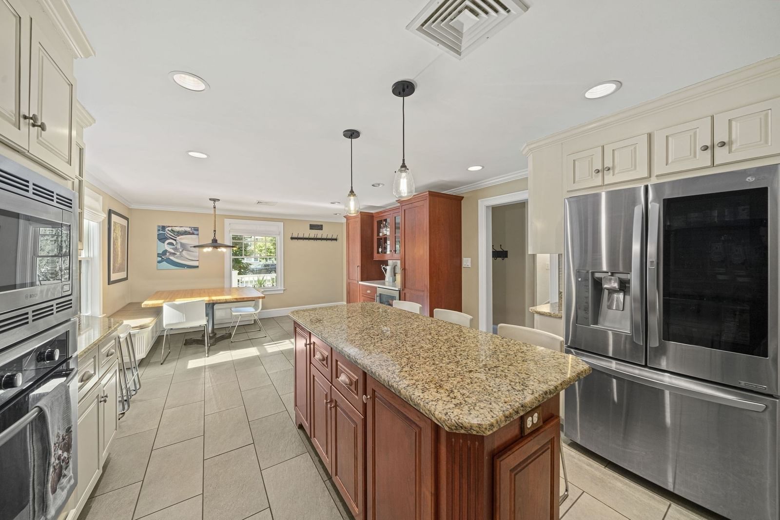 21 Elmwood Rd Wellesley — Photo 9 of 42