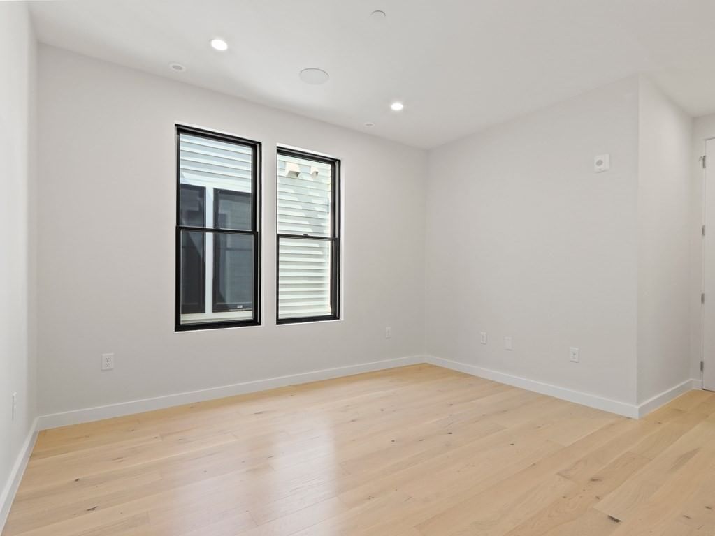 340 West 2nd Street #17 Boston — Photo 5 of 36