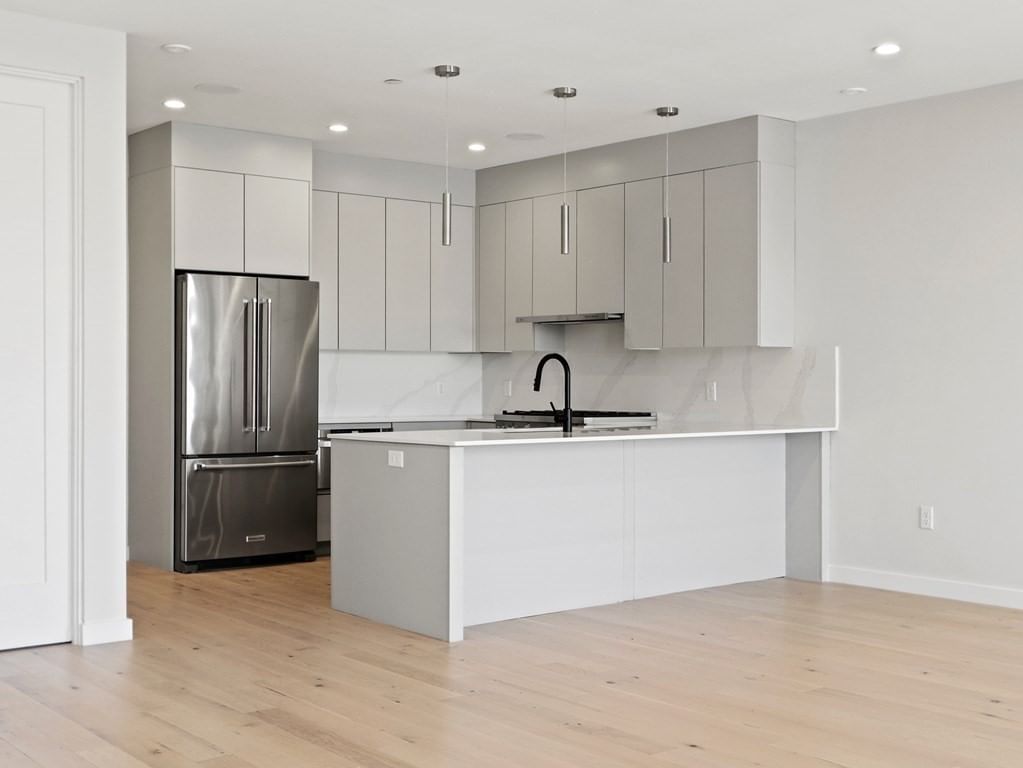 340 West 2nd Street #17 Boston — Photo 7 of 36