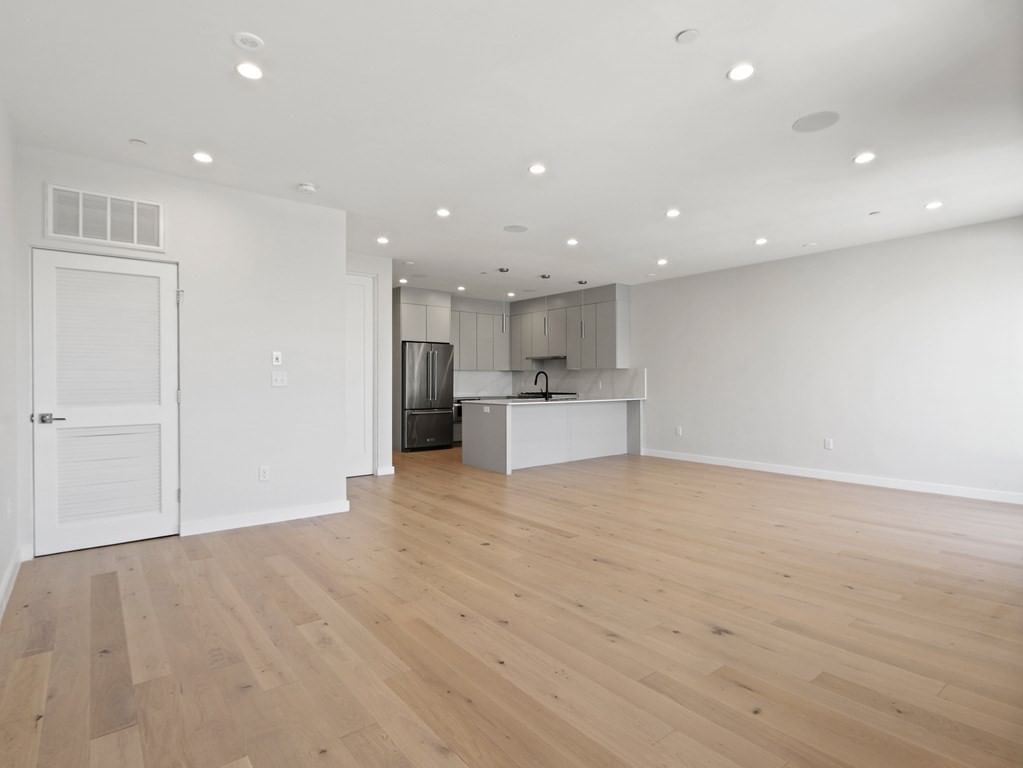 340 West 2nd Street #17 Boston — Photo 9 of 36