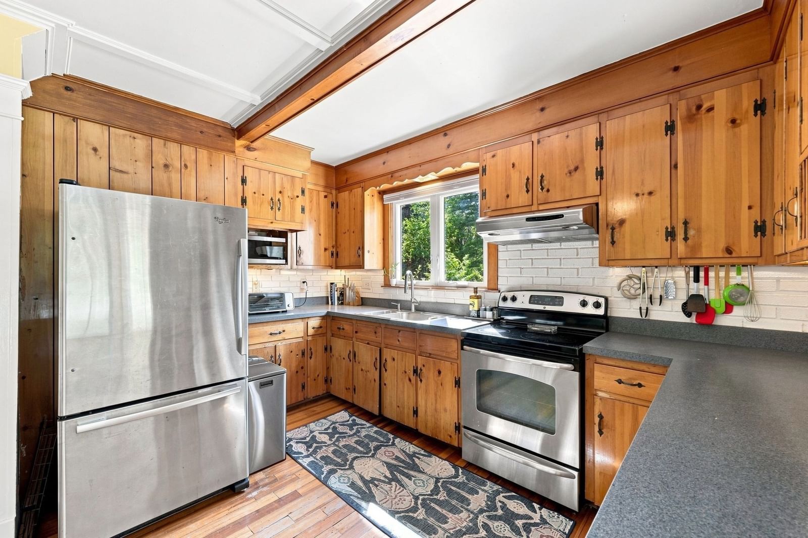 143 Park St Easthampton — Photo 13 of 42