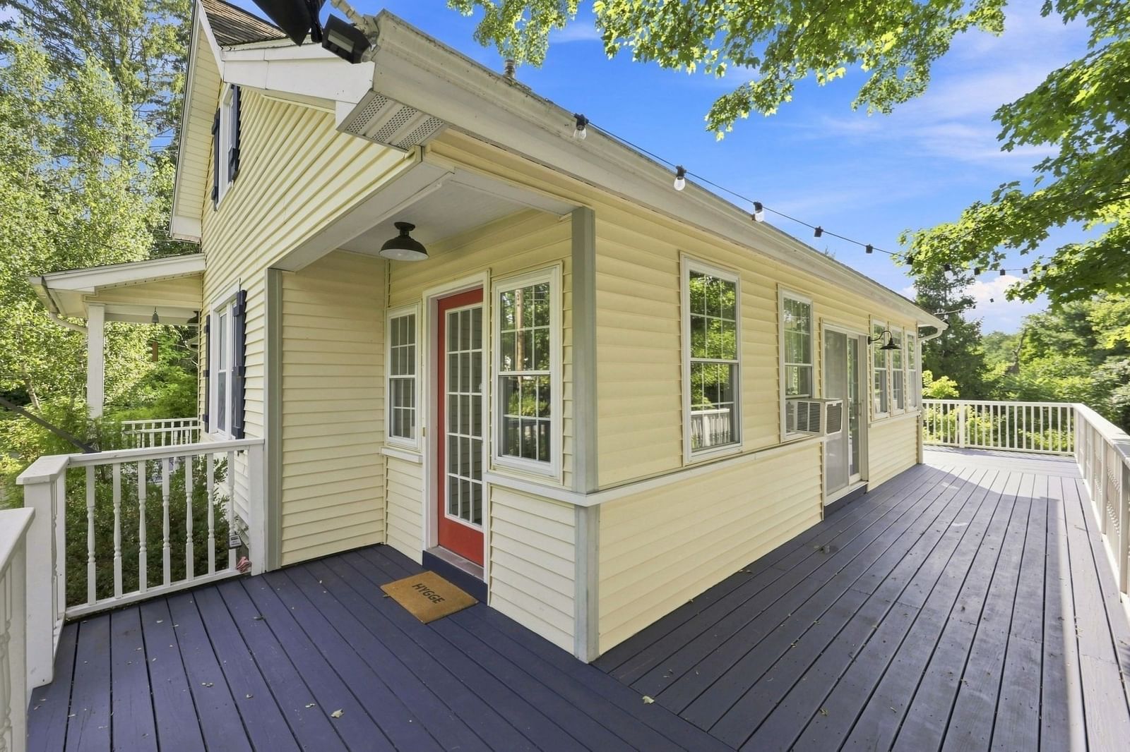 143 Park St Easthampton — Photo 4 of 42
