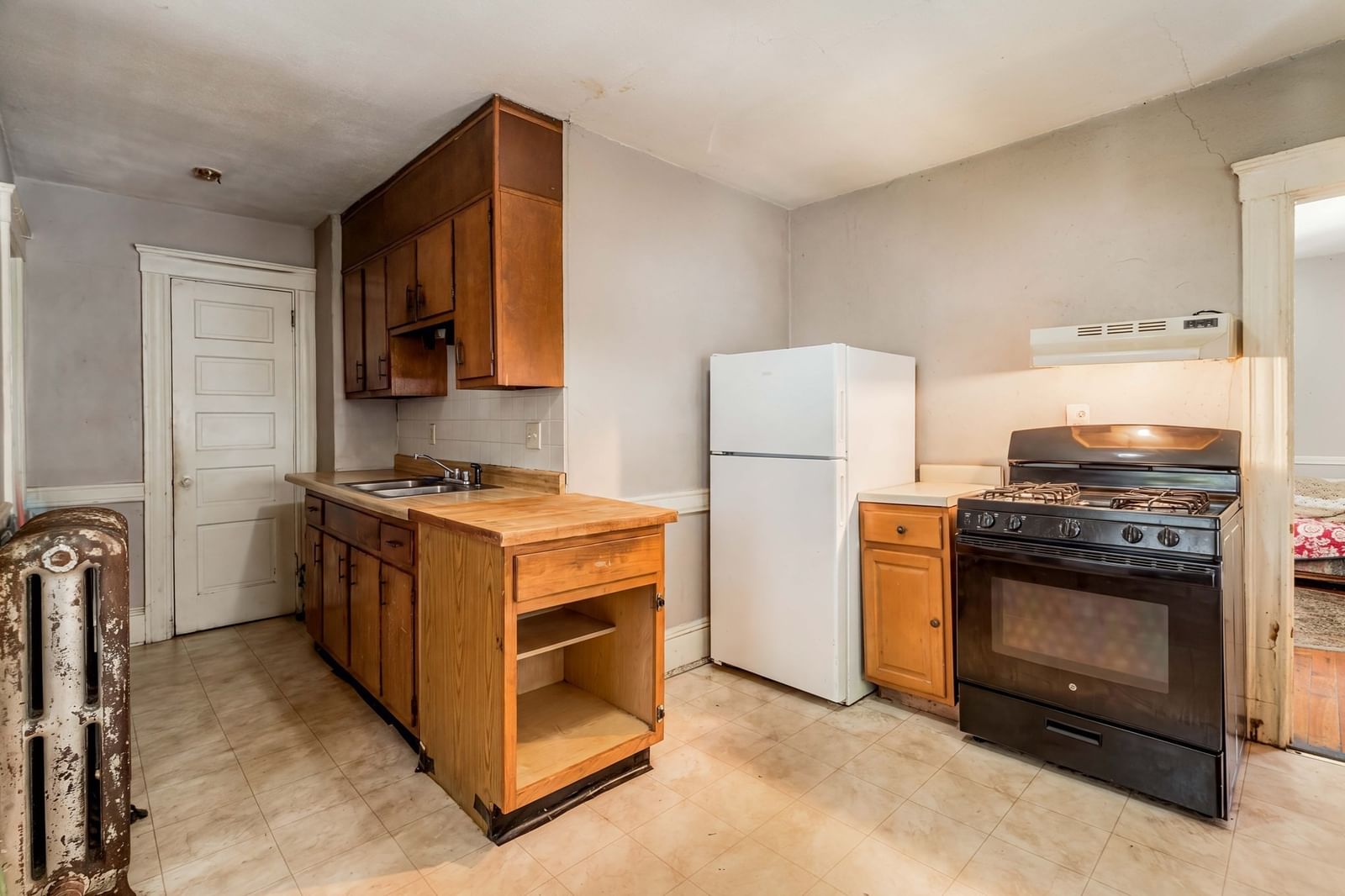 104 Lawrence Framingham — Photo 10 of 22