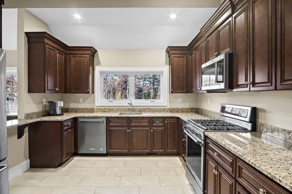 25 Salisbury Hill Blvd #74 Worcester — Photo 32 of 42