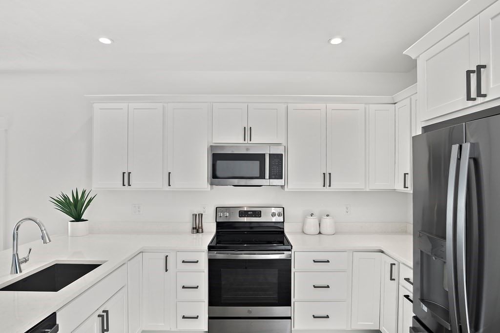25 Salisbury Hill Blvd #74 Worcester — Photo 5 of 42