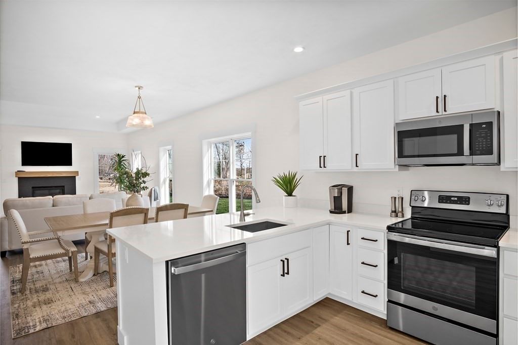 25 Salisbury Hill Blvd #74 Worcester — Photo 7 of 42