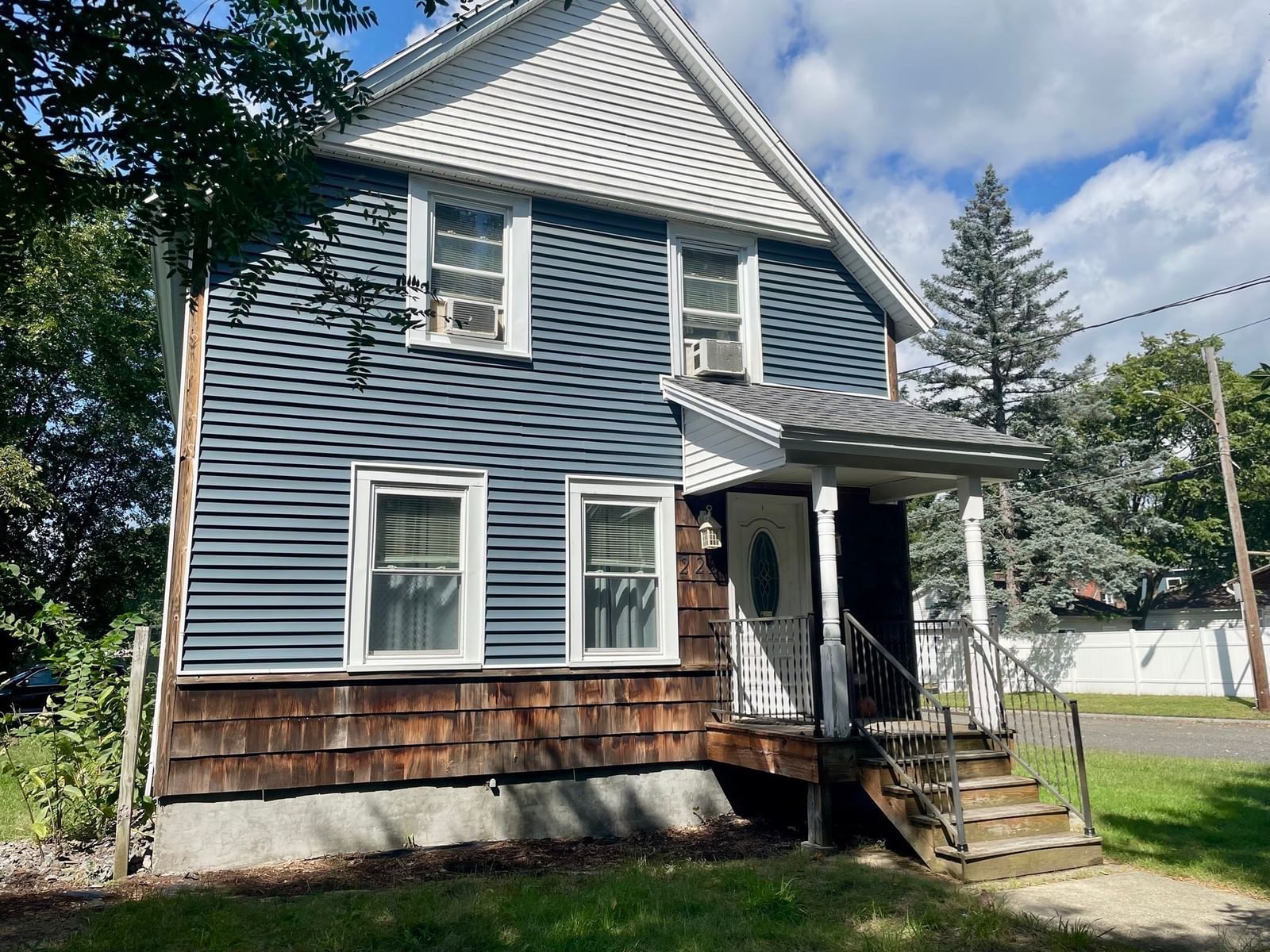 222 Parker St Springfield — Photo 2 of 28