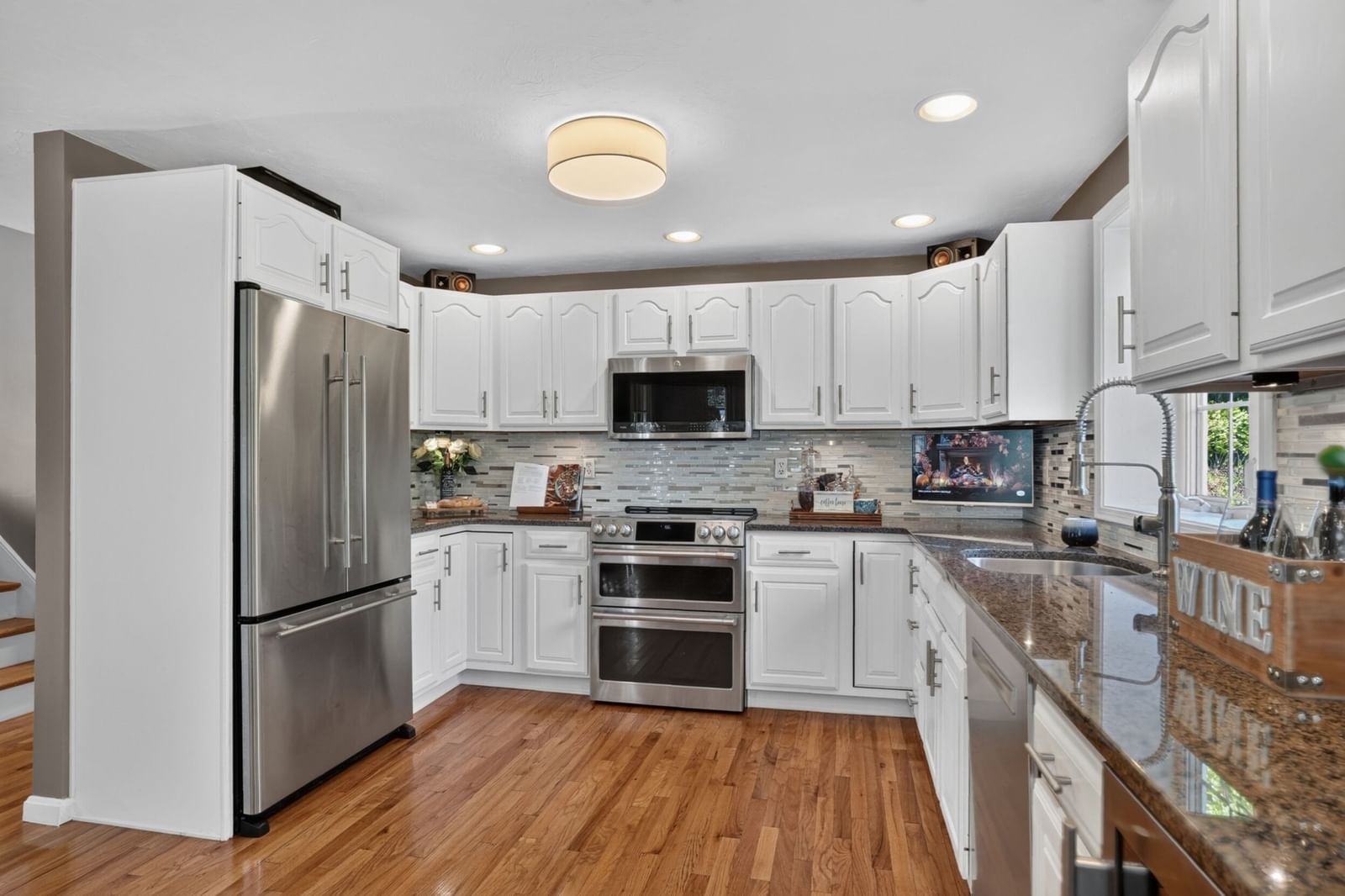 293 Brigham Street Hudson — Photo 3 of 40