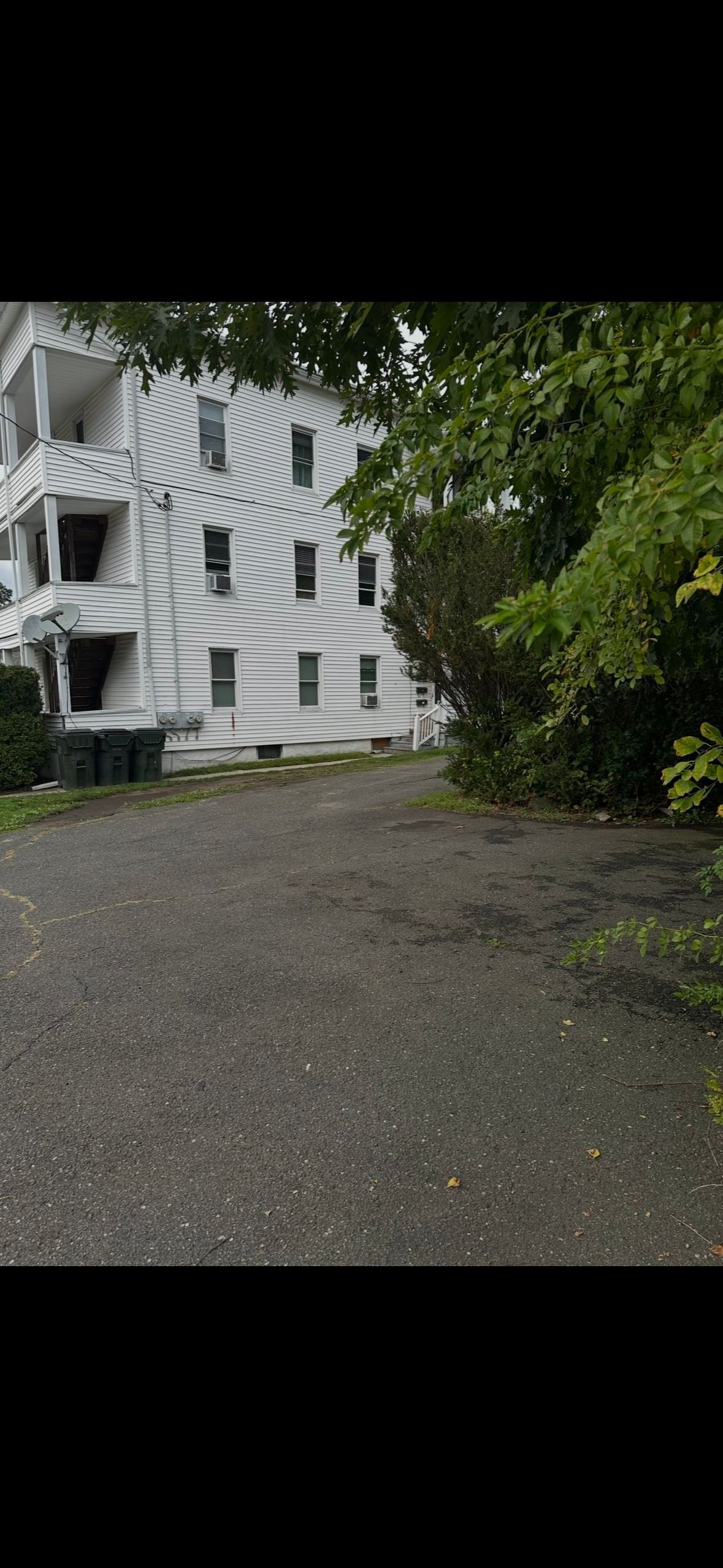 47 Lincoln St Webster — Photo 2 of 10