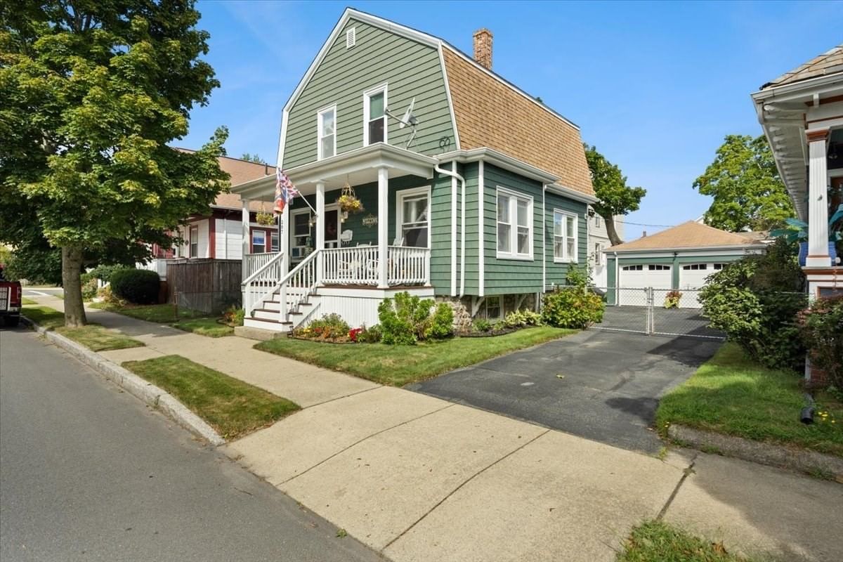287 Wood St New Bedford — Photo 4 of 38