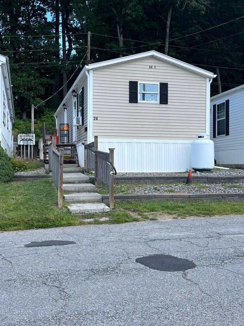 24 Mustang Ave