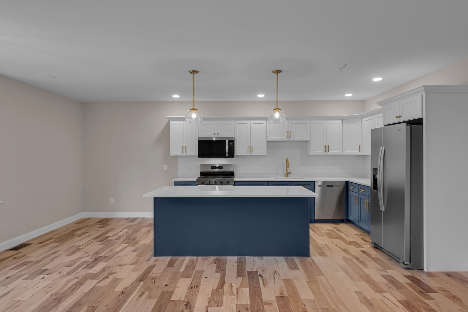 765 Massachusetts Avenue #B Lunenburg — Photo 5 of 42