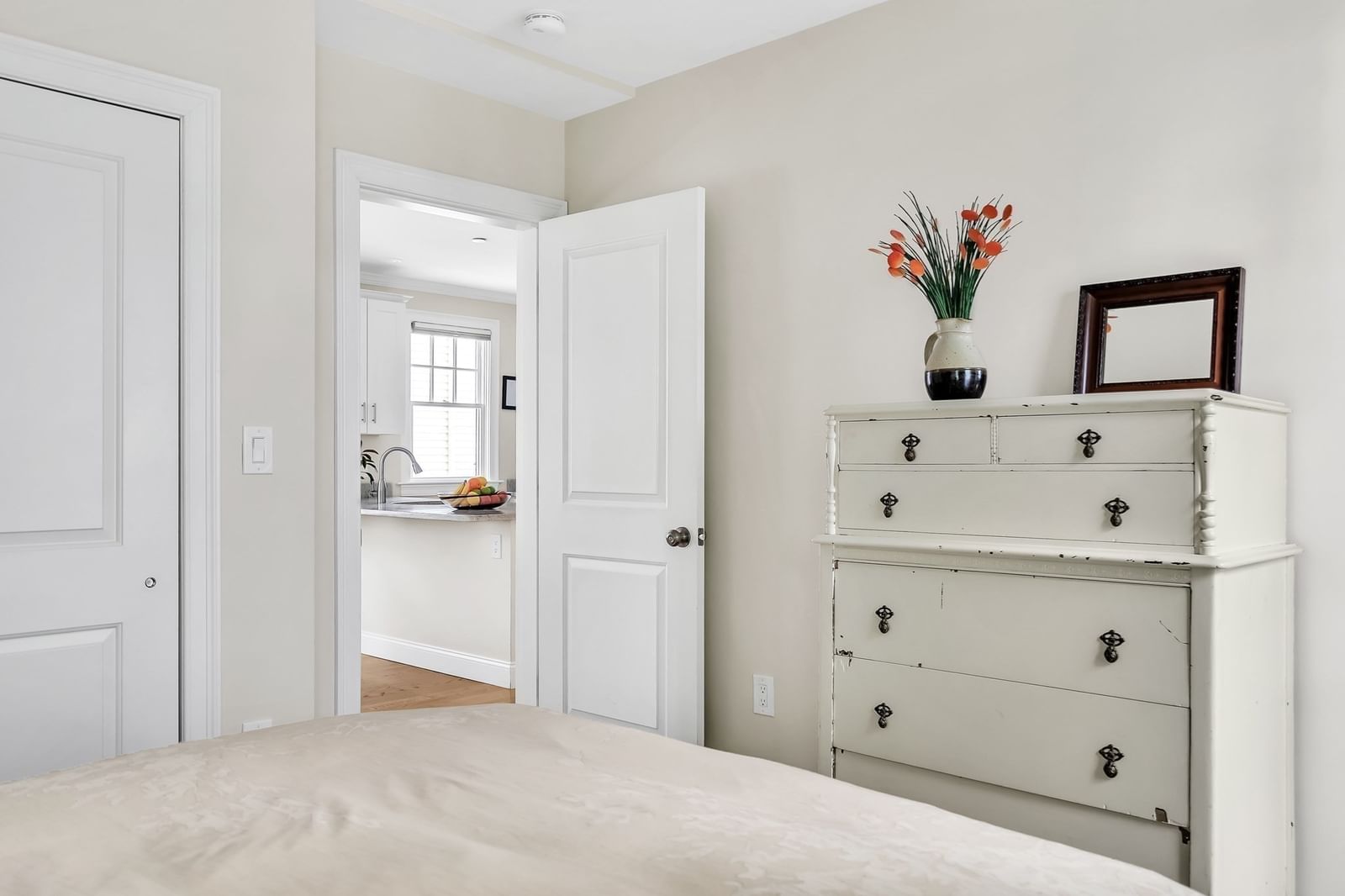 33 Clyde St #1 Somerville — Photo 11 of 29