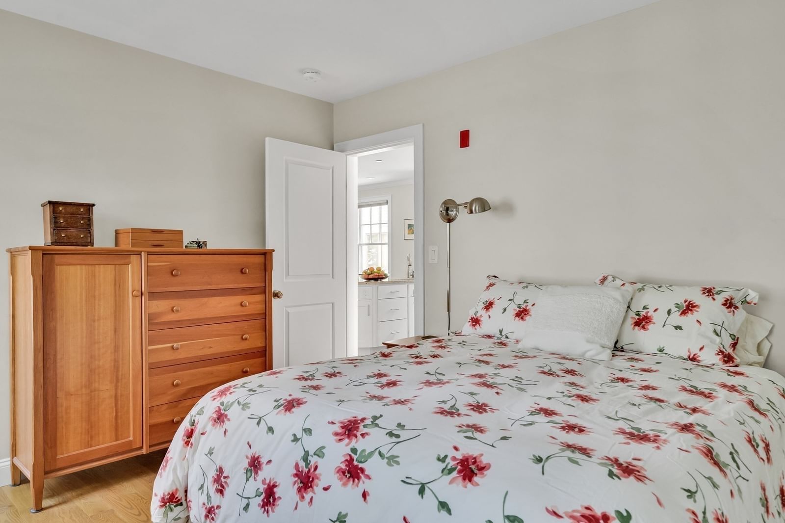 33 Clyde St #1 Somerville — Photo 12 of 29