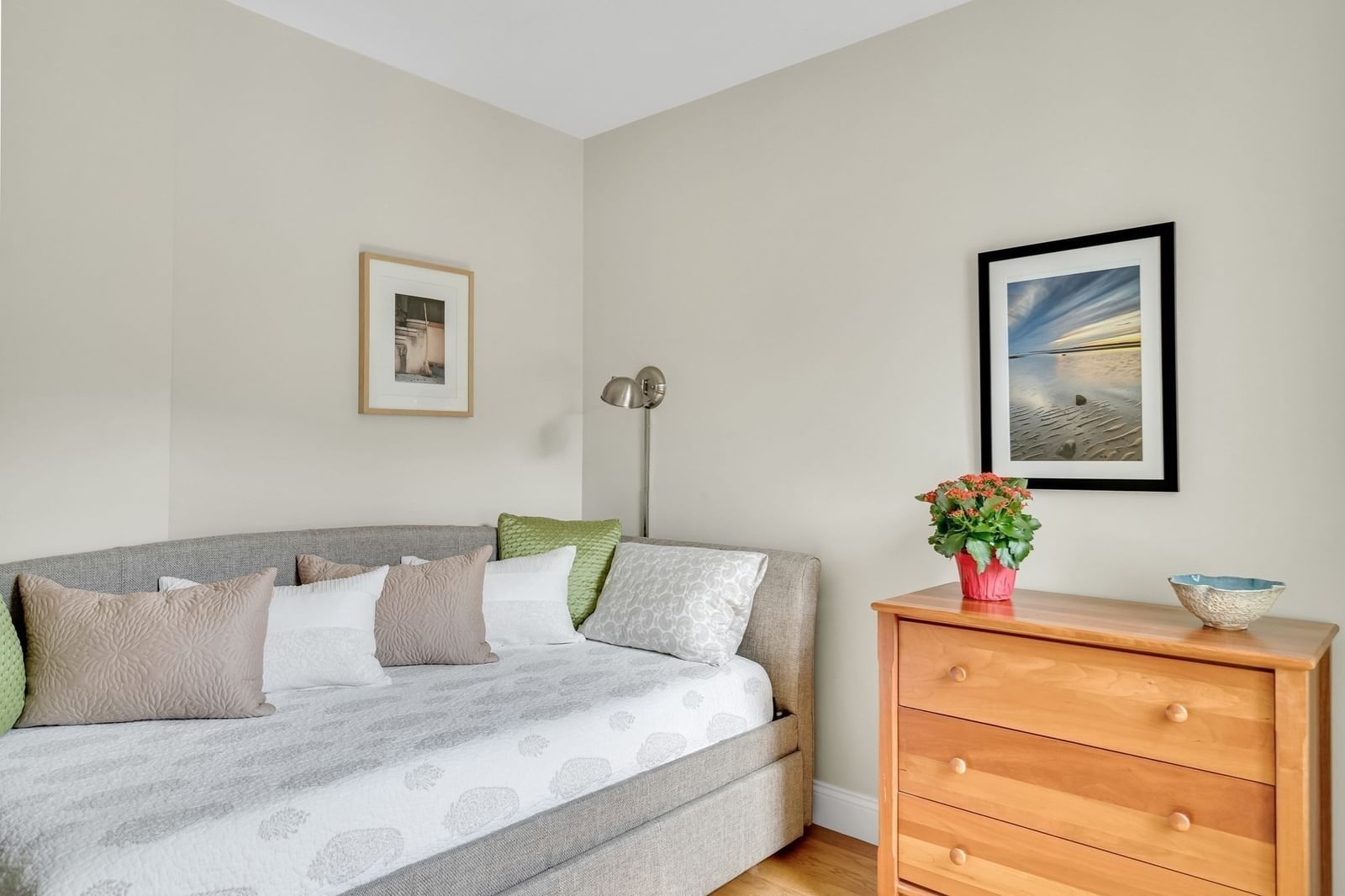 33 Clyde St #1 Somerville — Photo 16 of 29
