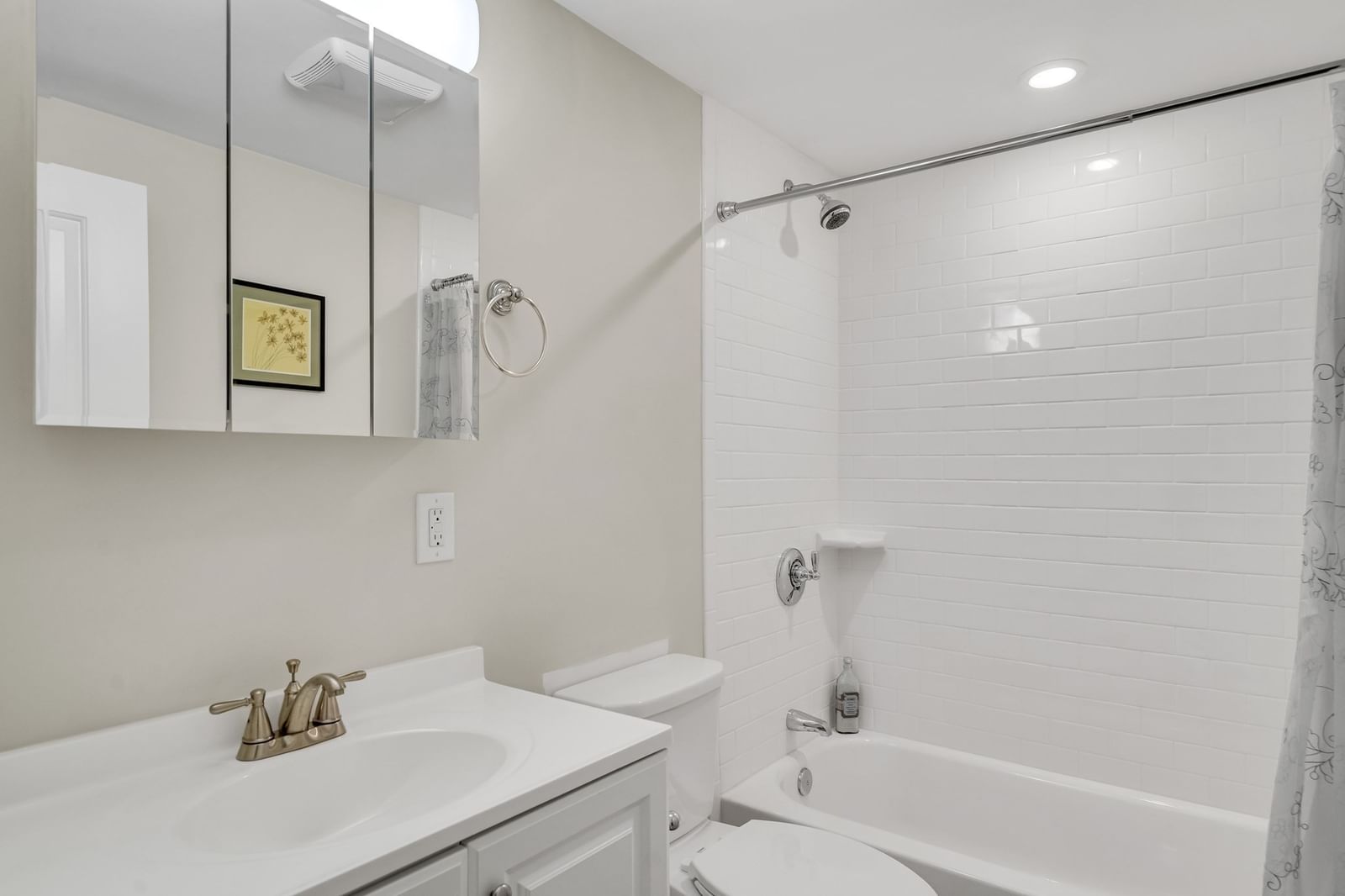 33 Clyde St #1 Somerville — Photo 25 of 29