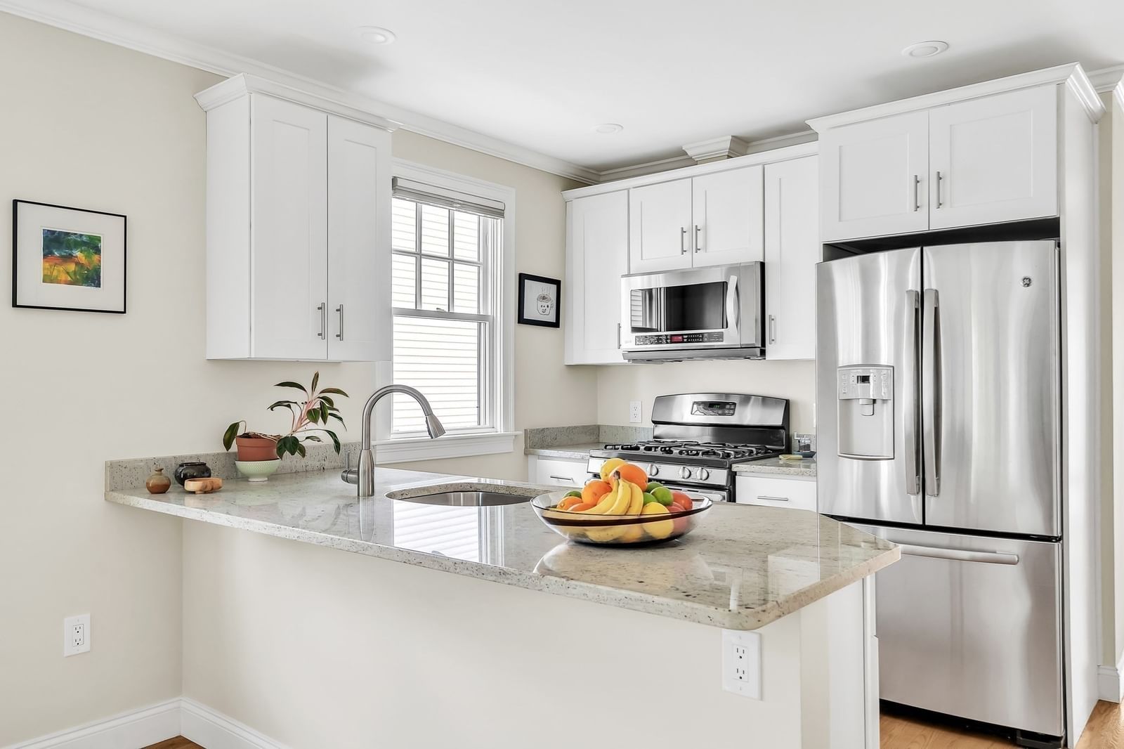 33 Clyde St #1 Somerville — Photo 7 of 29