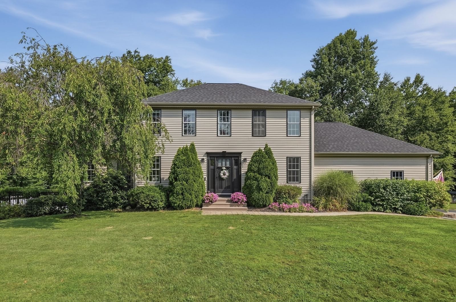 Property at 5 Dunny Cove Road, Uxbridge, MA 01569