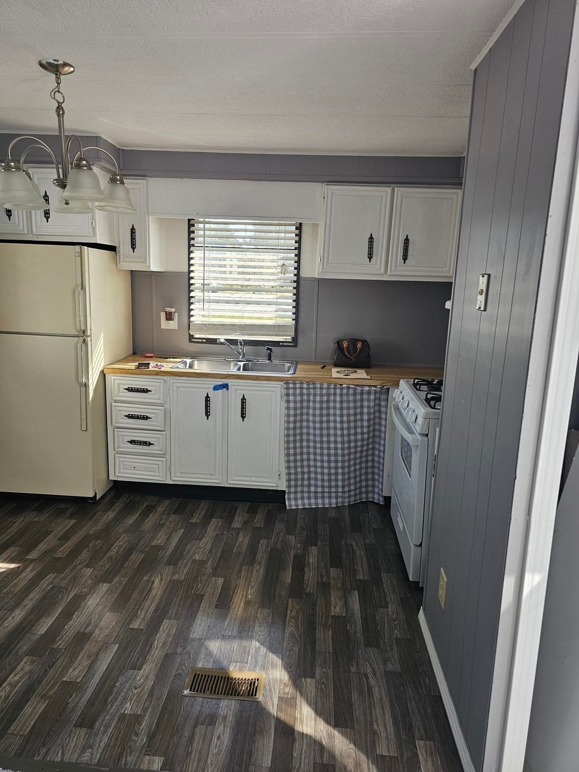 305 Turnpike Street #4 Easton — Photo 3 of 8