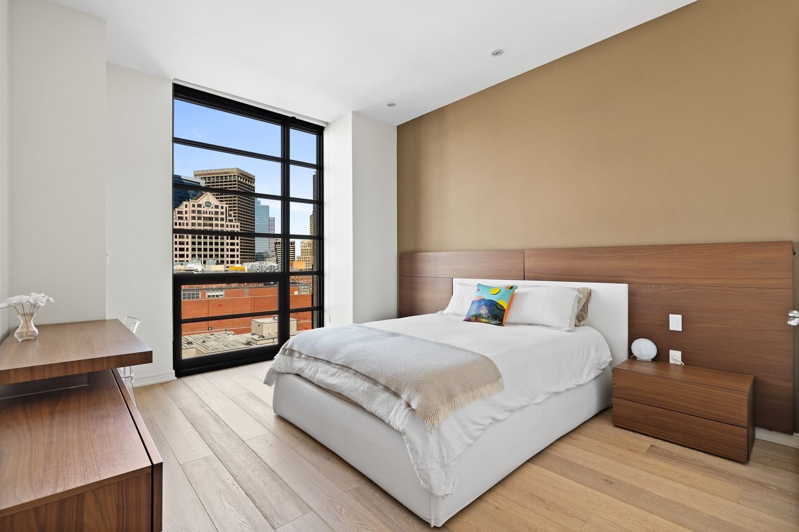 580 Washington St #PH5 Boston — Photo 16 of 36