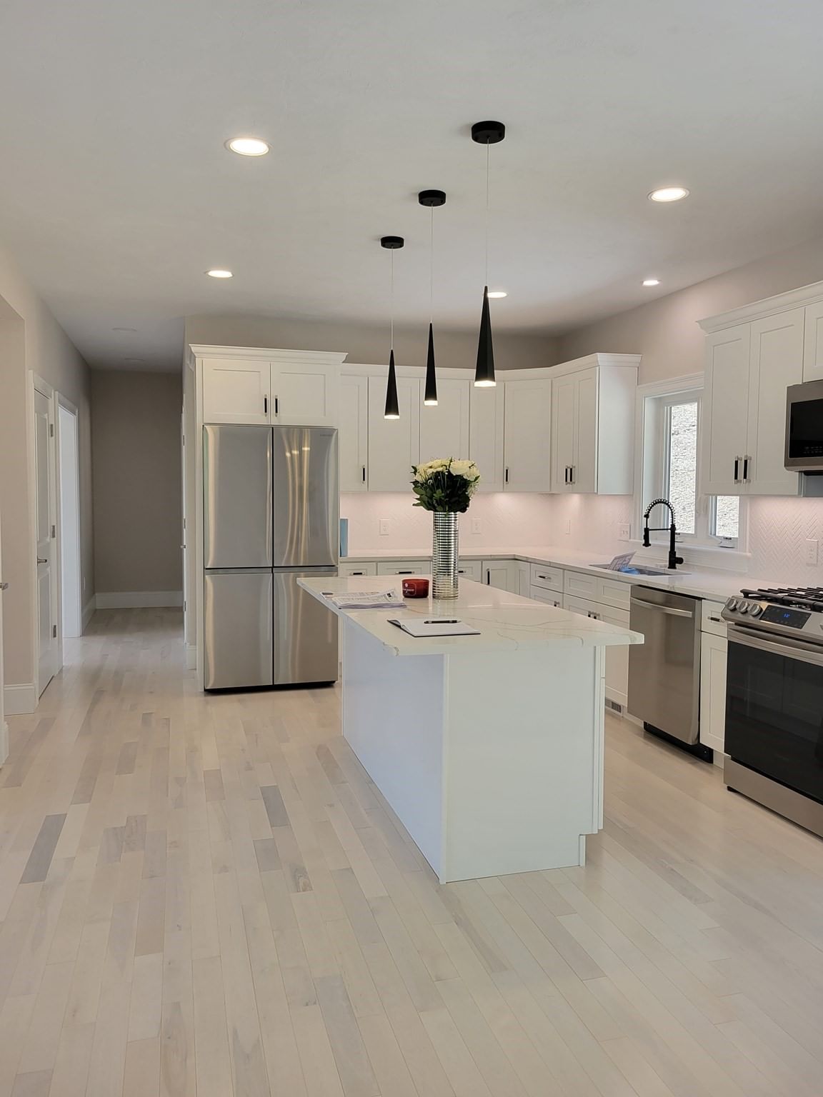 77 Jennings Rd Charlton — Photo 4 of 9