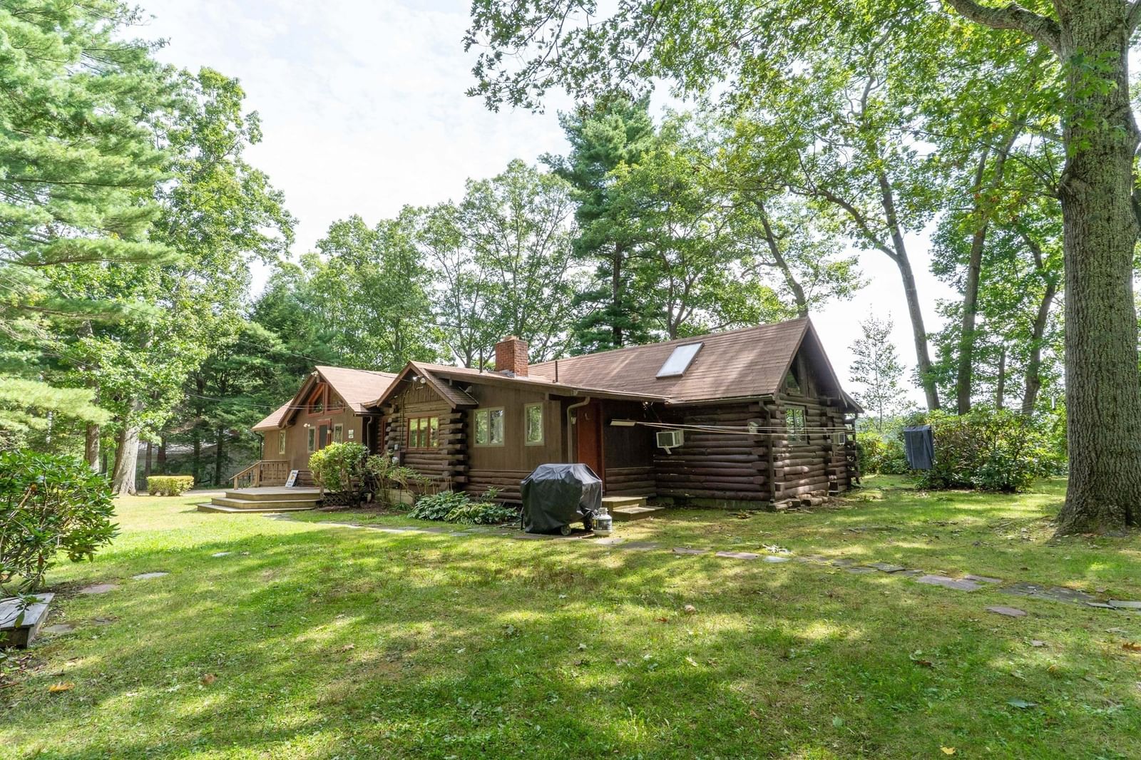 Property at 141-143 Lake Rd, Brookfield, MA 01506